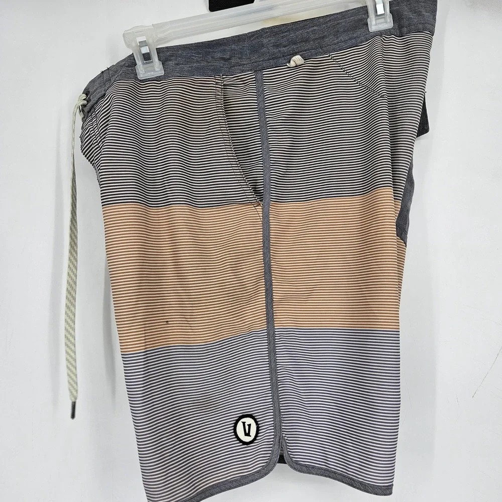 Vuori Board Shorts Mens 36 Performance Striped Casual Summer Beach